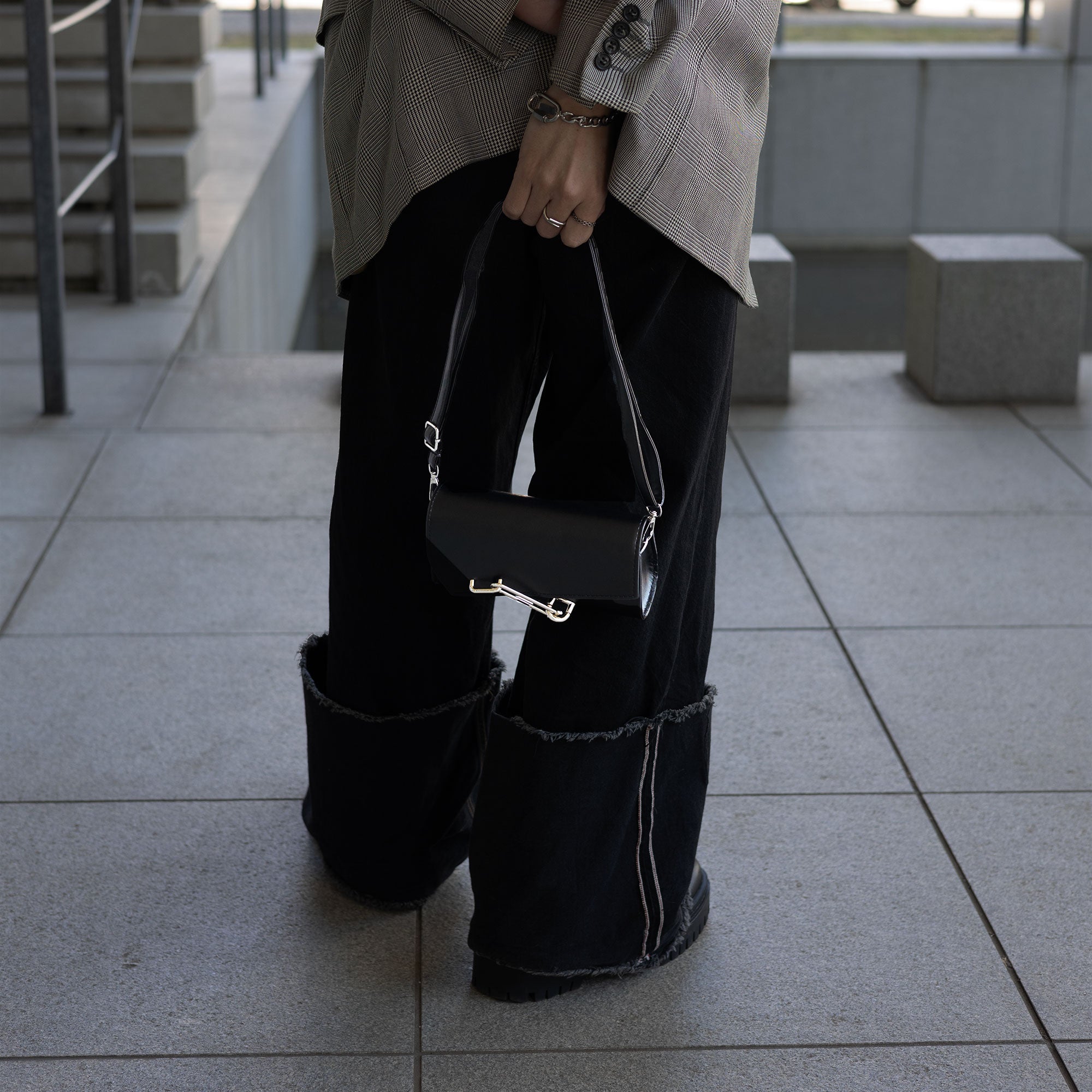 lock shoulder bag