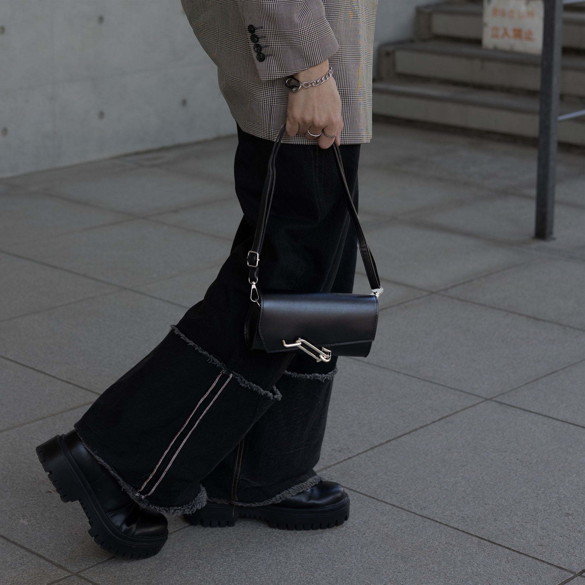 lock shoulder bag