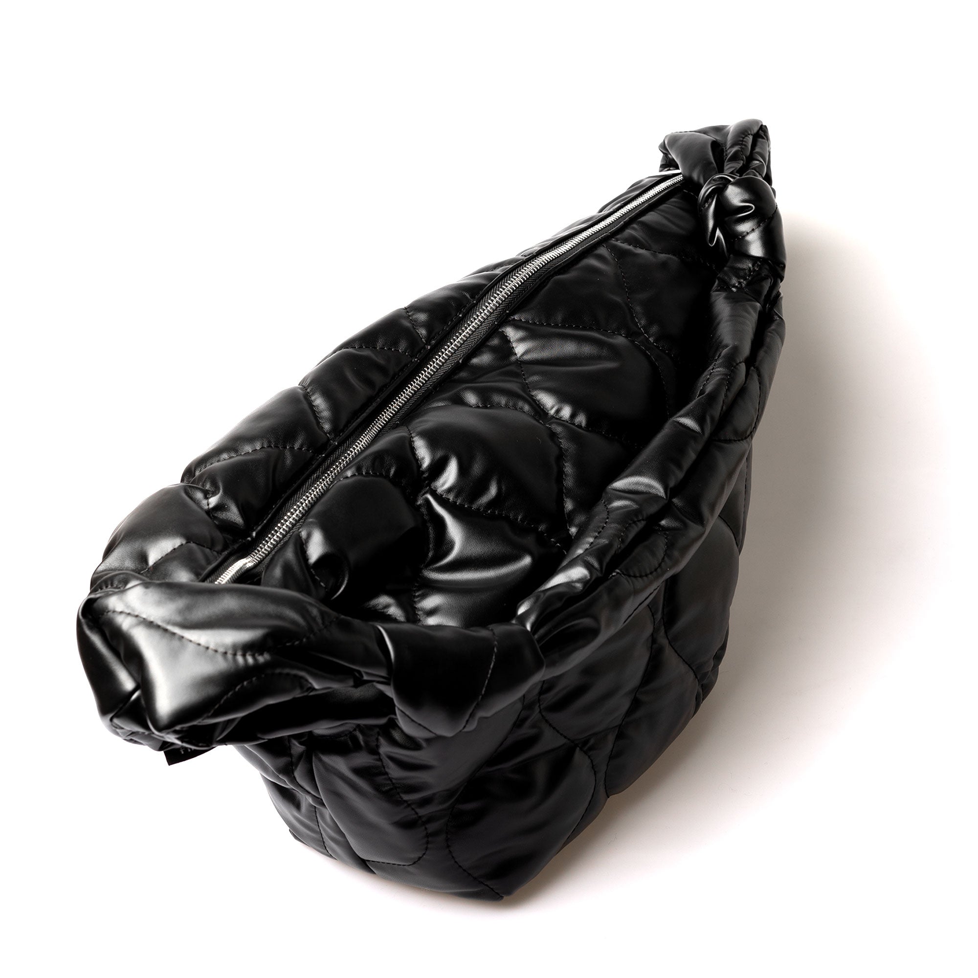 Volume shoulder bag