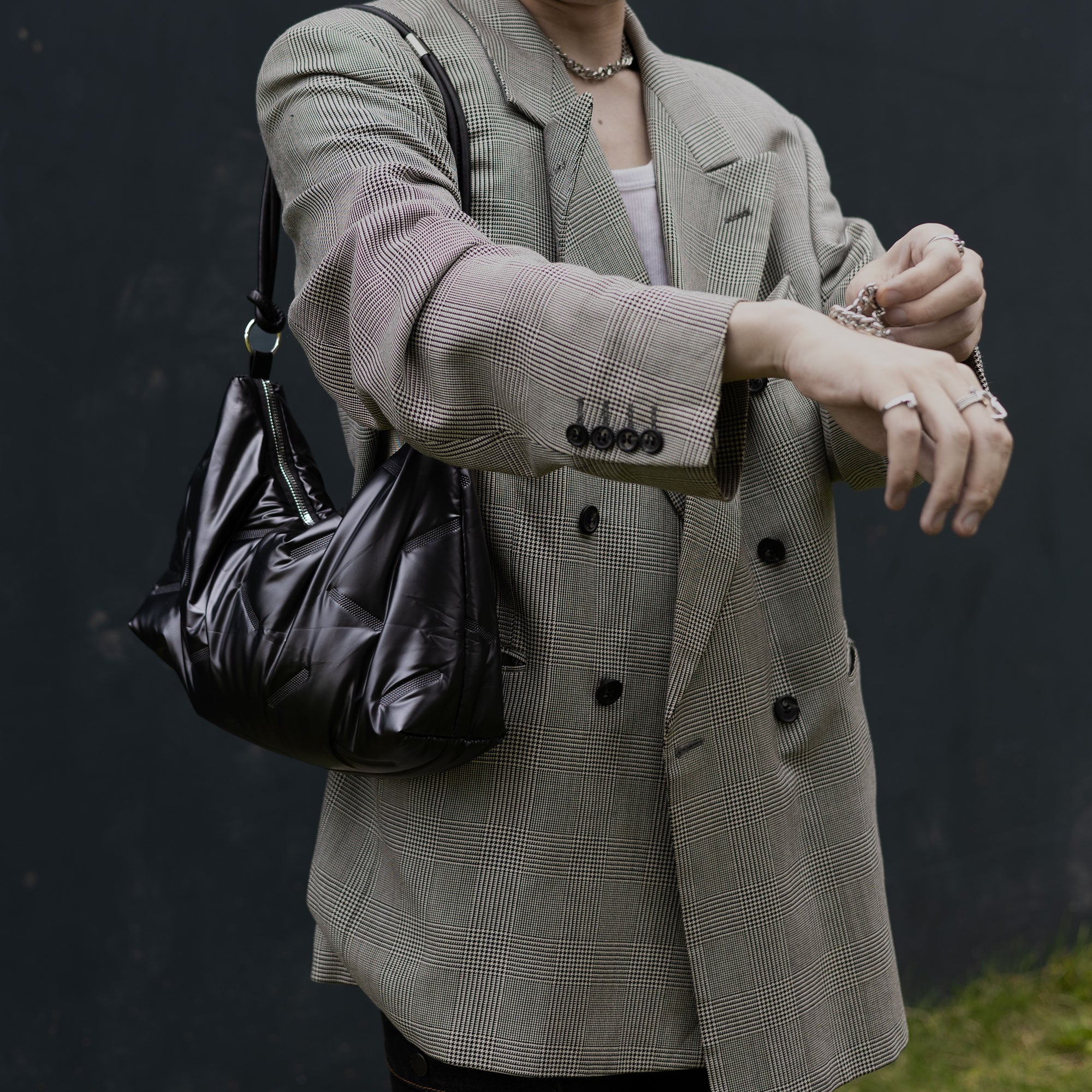 Volume hand bag