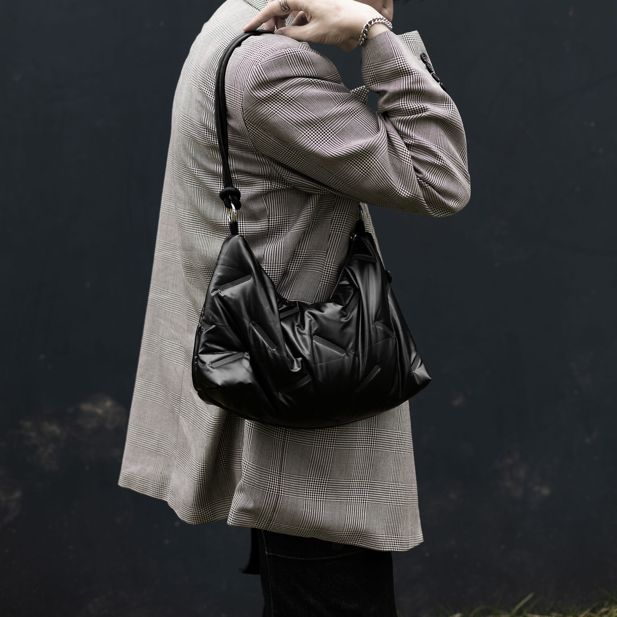 Volume hand bag