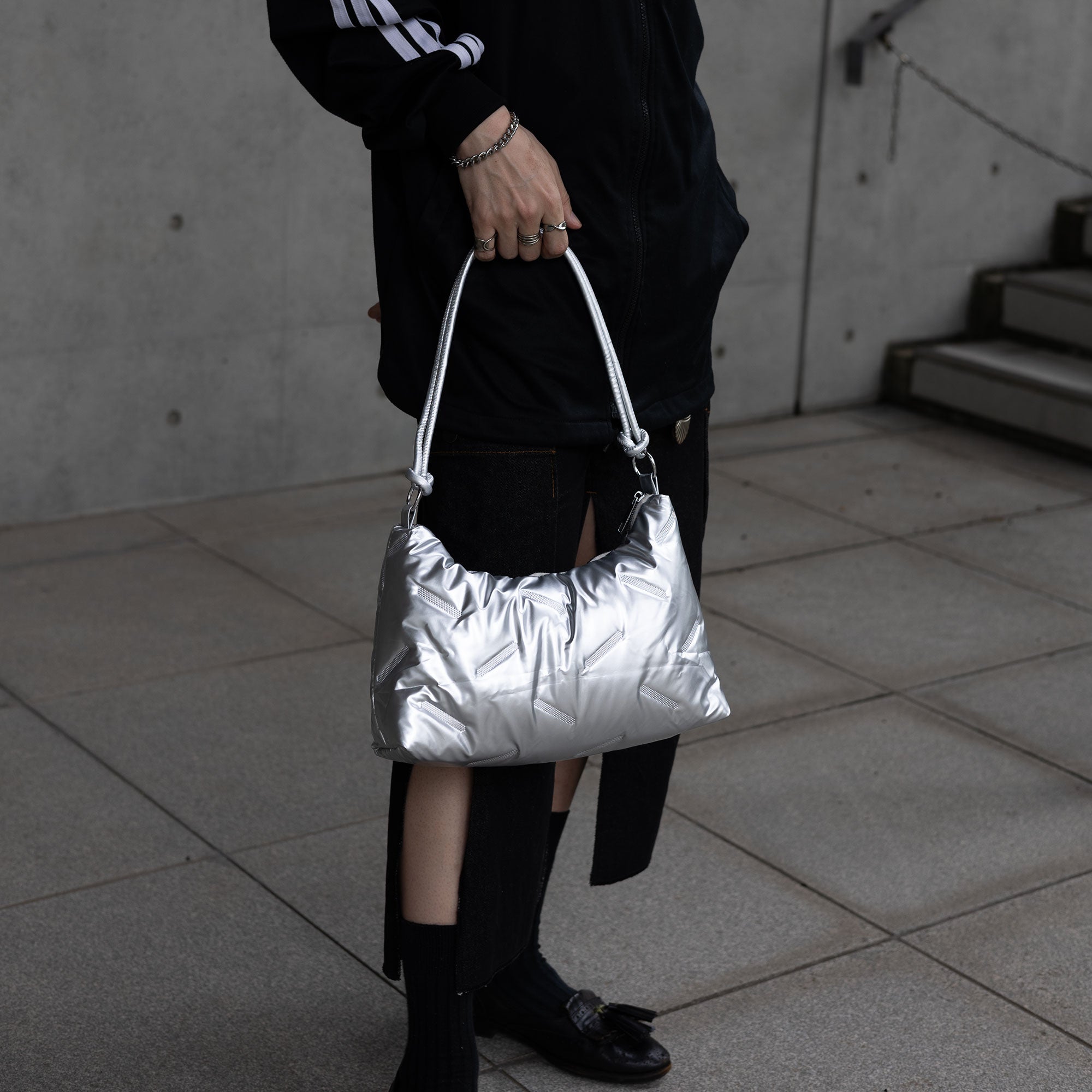 Volume hand bag