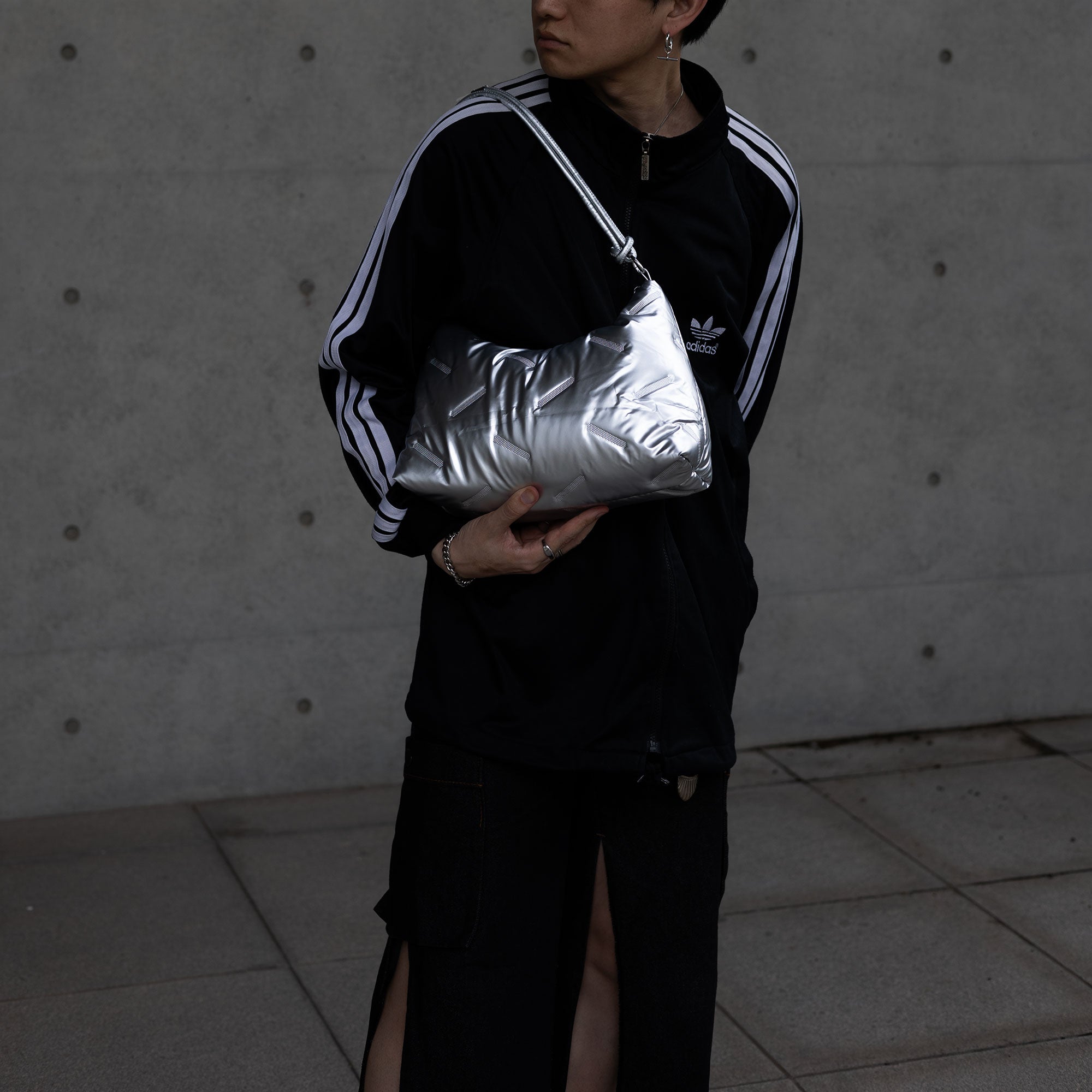 Volume hand bag