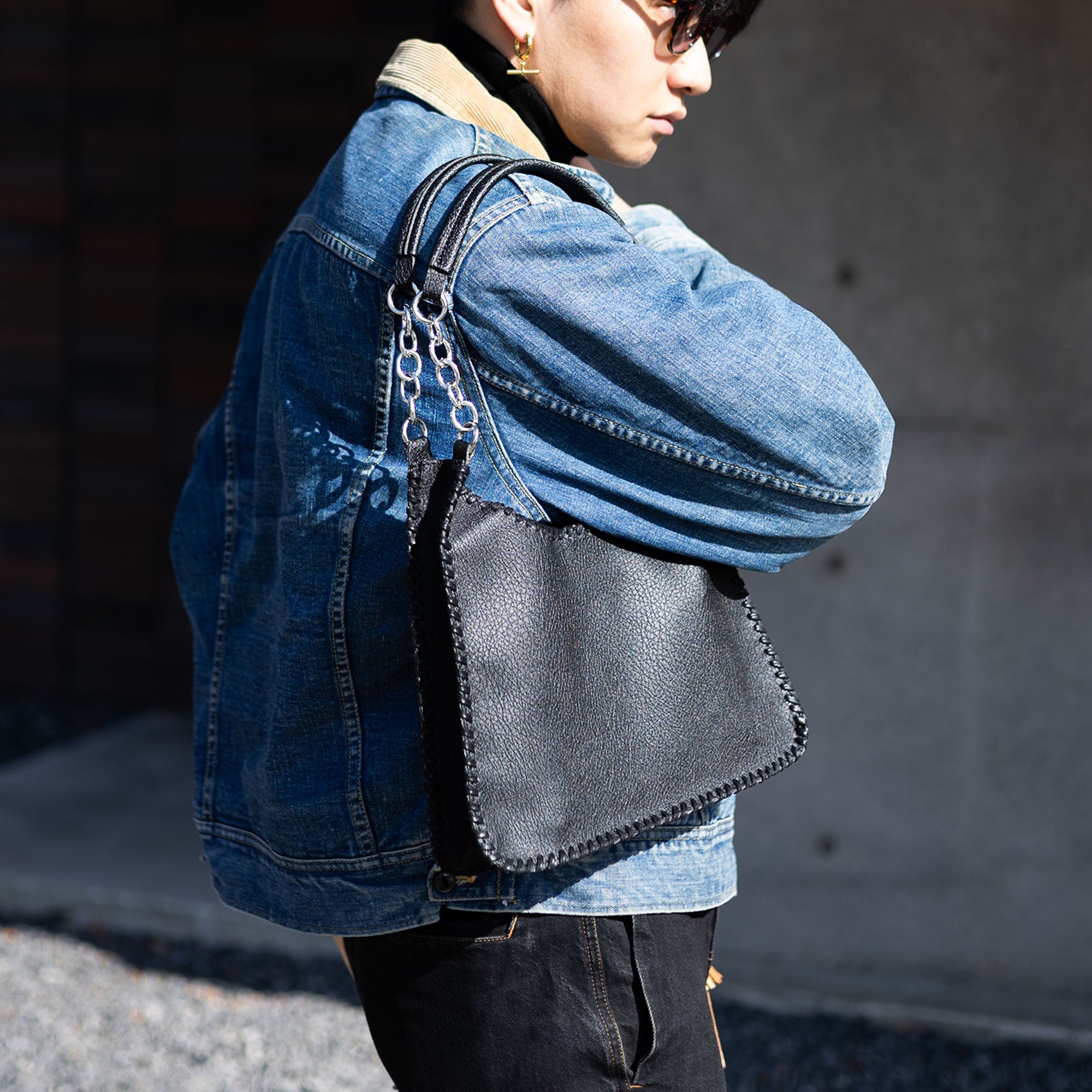 Chain handle bag