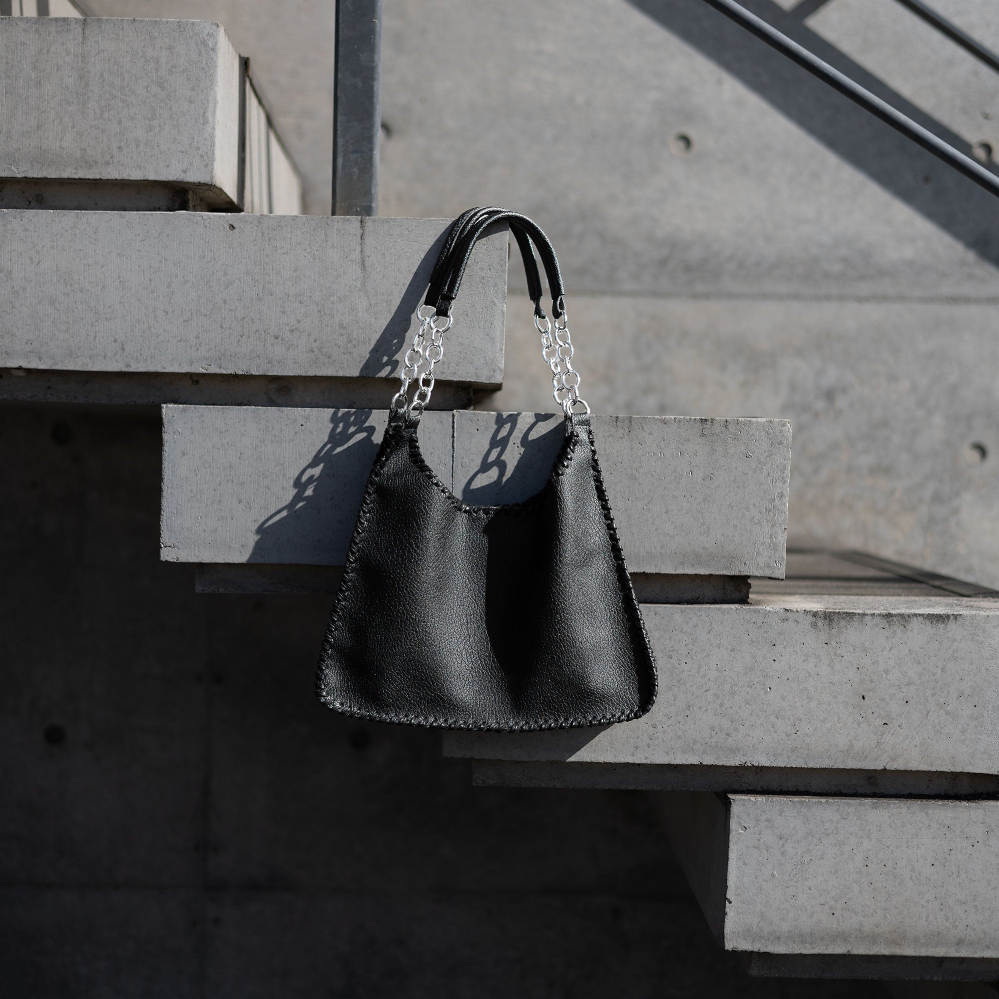 Chain handle bag